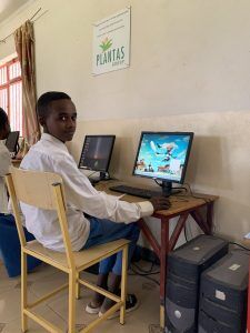 nieuwe_computers_dankzij_Plantas_en_Rema