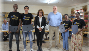 barnhoorn scholarship, Gerrit & Nel Barnhoorn Scholarship awarded to 4 students