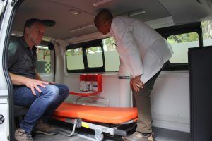 , Overdracht van nieuwe ambulance aan Sher Hospital